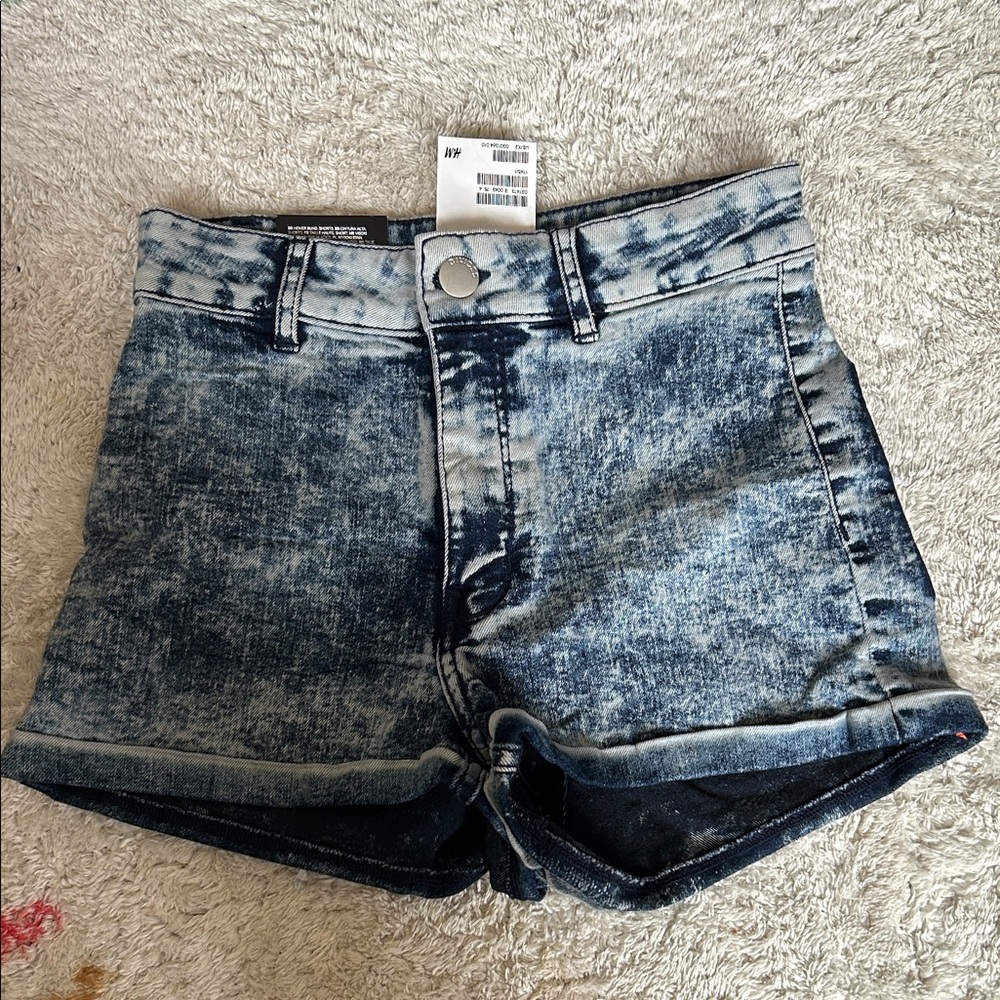 NWT Divided H&M High-Rise Acid Wash Denim Shorts - Blue Size 4